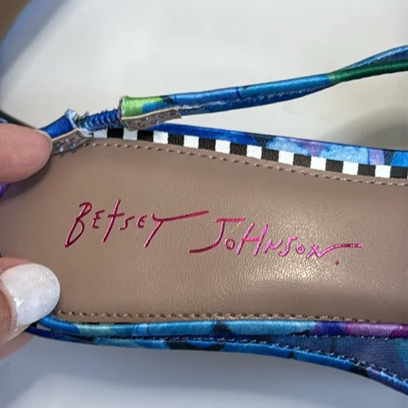 Betsey Johnson Blue Audree Floral Mesh Slingback Kitten Heels size 9 - Picture 7 of 8